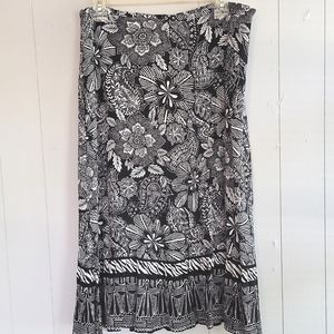 Sag Harbor Black & White Flower Skirt